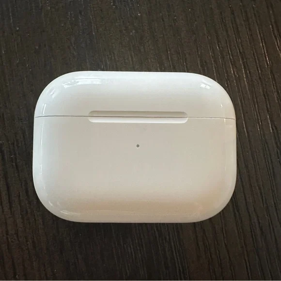 Apple AirPods Pro with White Magsafe Charging Case and 3 sizes ear tips: S M L